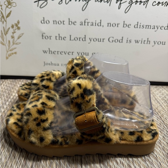 Koolaburra Furry Leopard Print Slippers Women SZ 8 Box4 - Picture 3 of 7